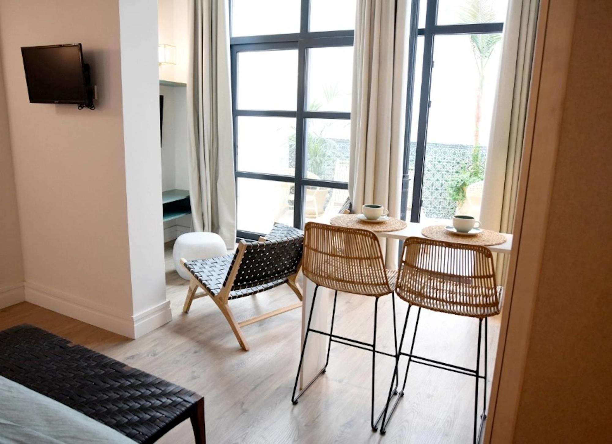 The Honest Hotel & Apartments Sevilla Exterior foto