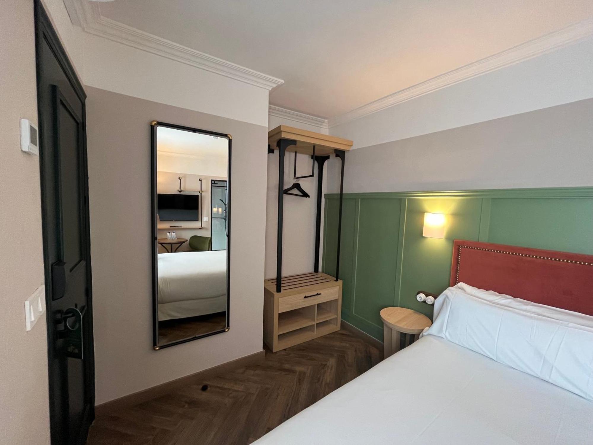 The Honest Hotel & Apartments Sevilla Exterior foto