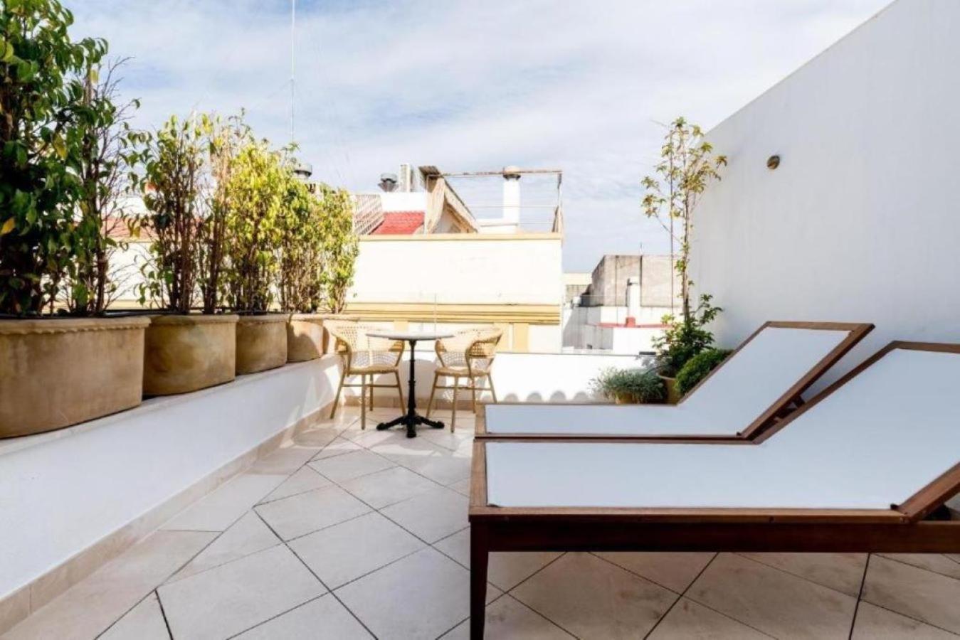 The Honest Hotel & Apartments Sevilla Exterior foto